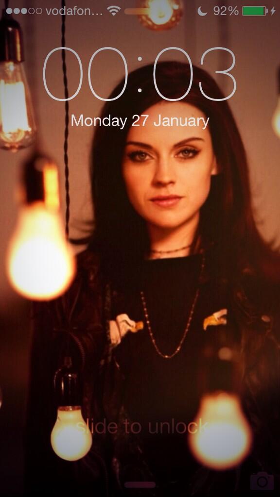 Light Bulb Portrait - HD Wallpaper 