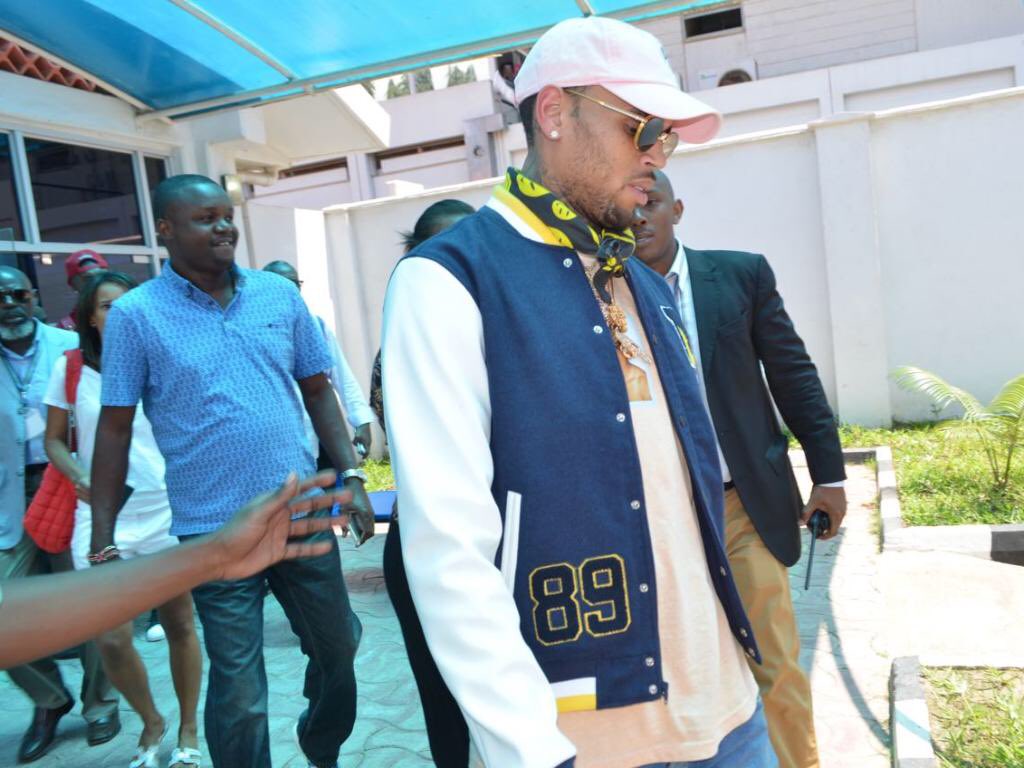 Cb3 - Chris Brown In Mombasa - HD Wallpaper 