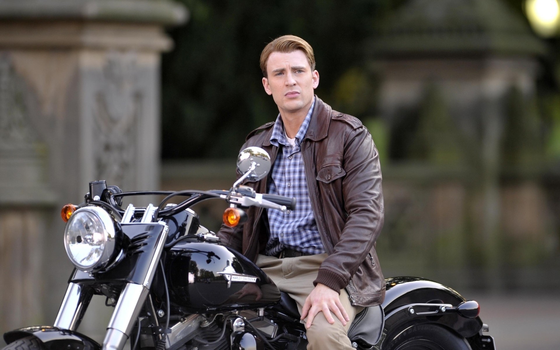 Men Bike Vehicle Wheel Sitting Adult Man Biker One - Full Hd Chris Evans Hd - HD Wallpaper 