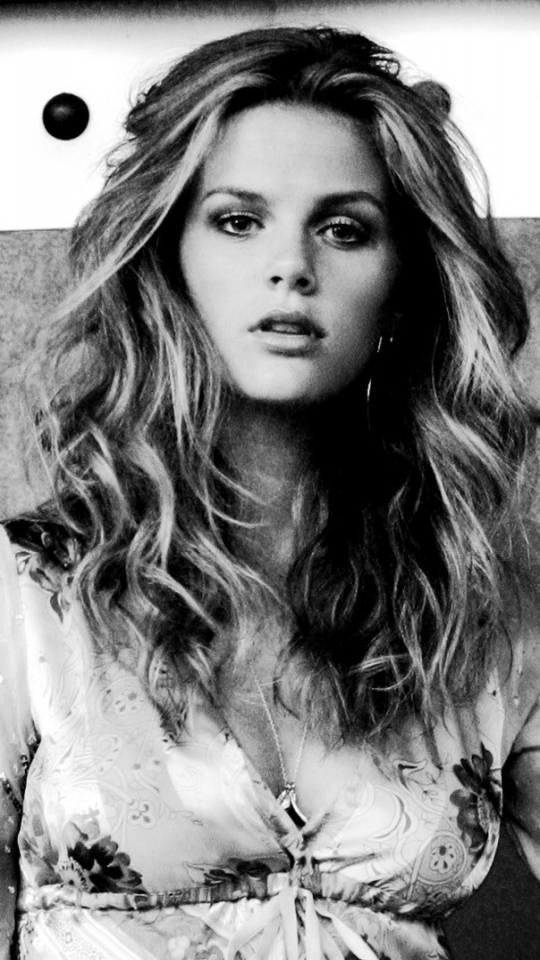 Brooklyn Decker Black Hair - HD Wallpaper 