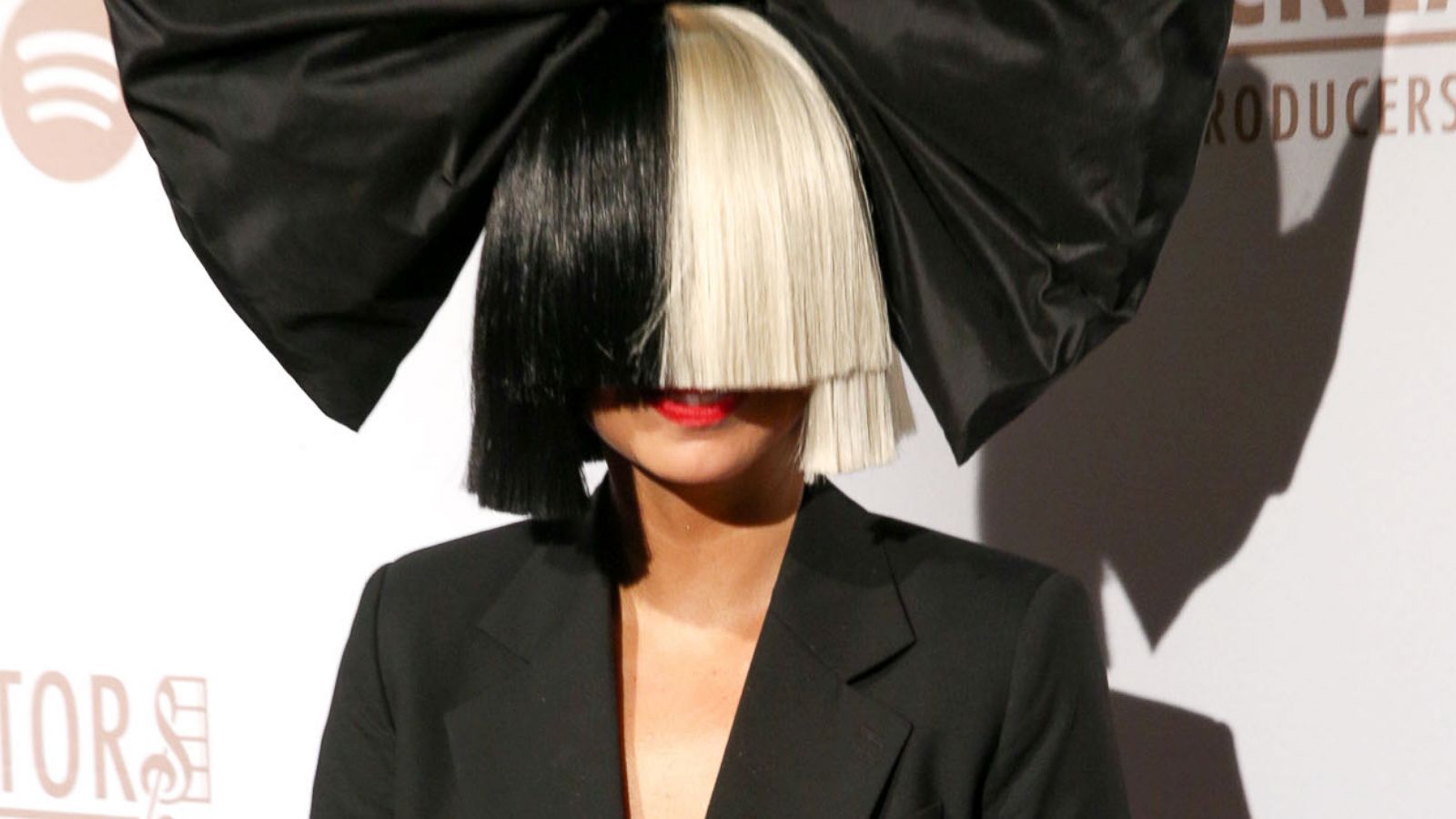Cheap Thrills Sia - HD Wallpaper 