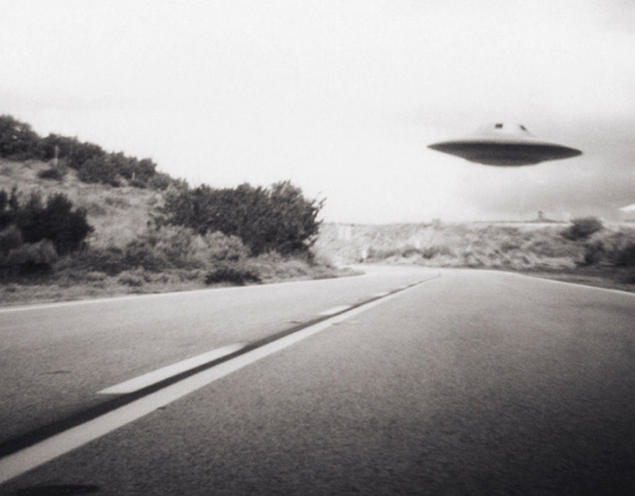 153 Best Hd Ufo Wallpapers, 4944373 - Ufo Black And White - HD Wallpaper 