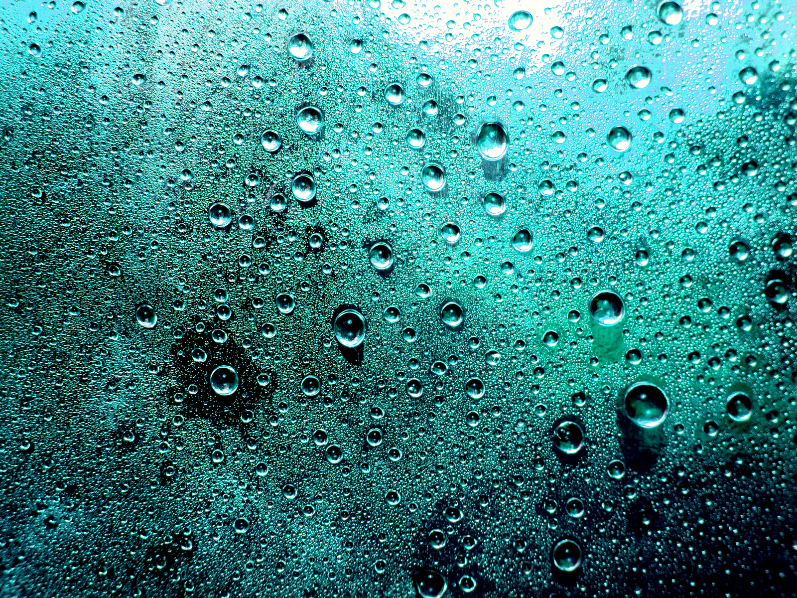 Water Drop On Screen - HD Wallpaper 