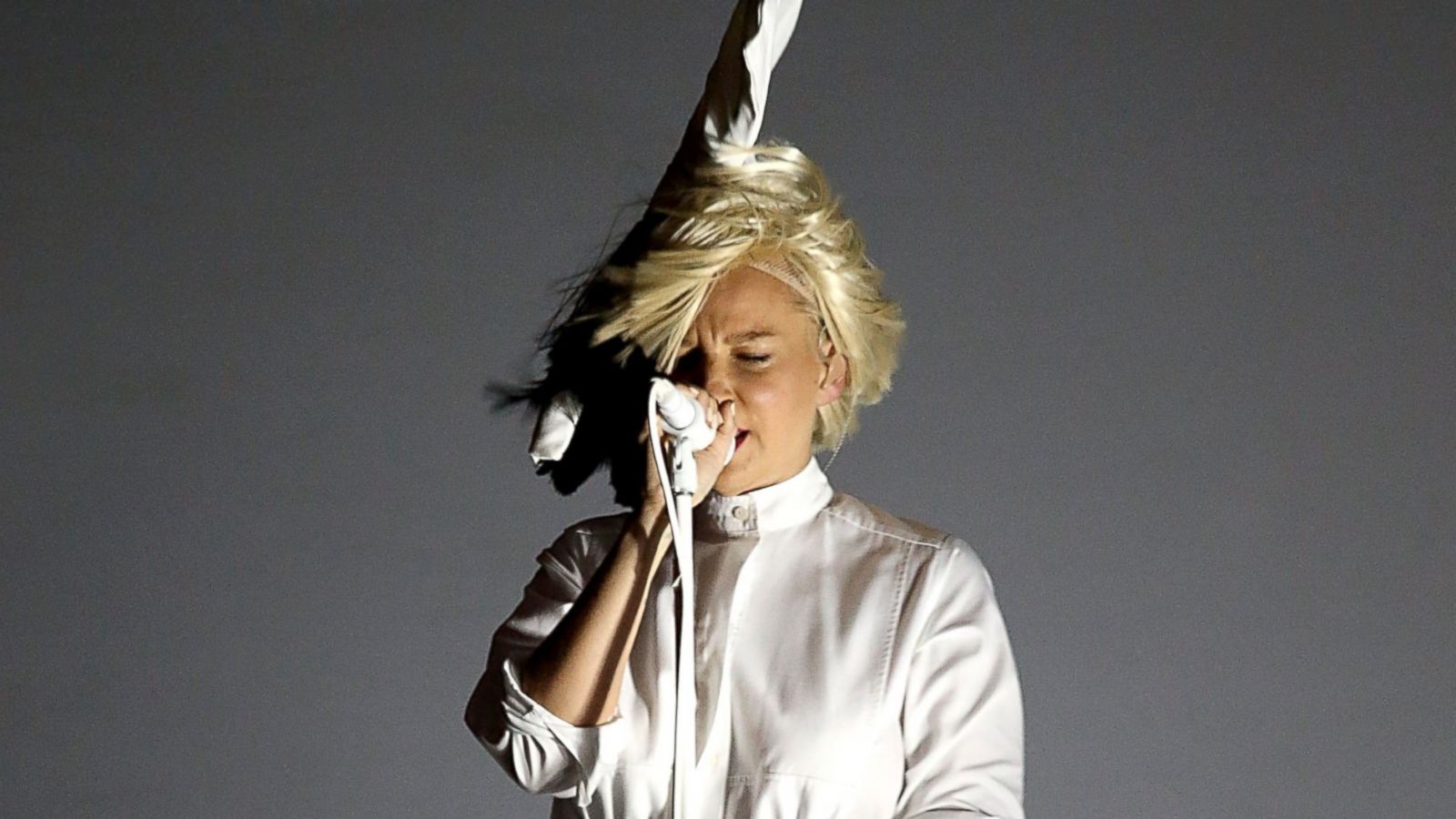 Revealed Sias Face - HD Wallpaper 