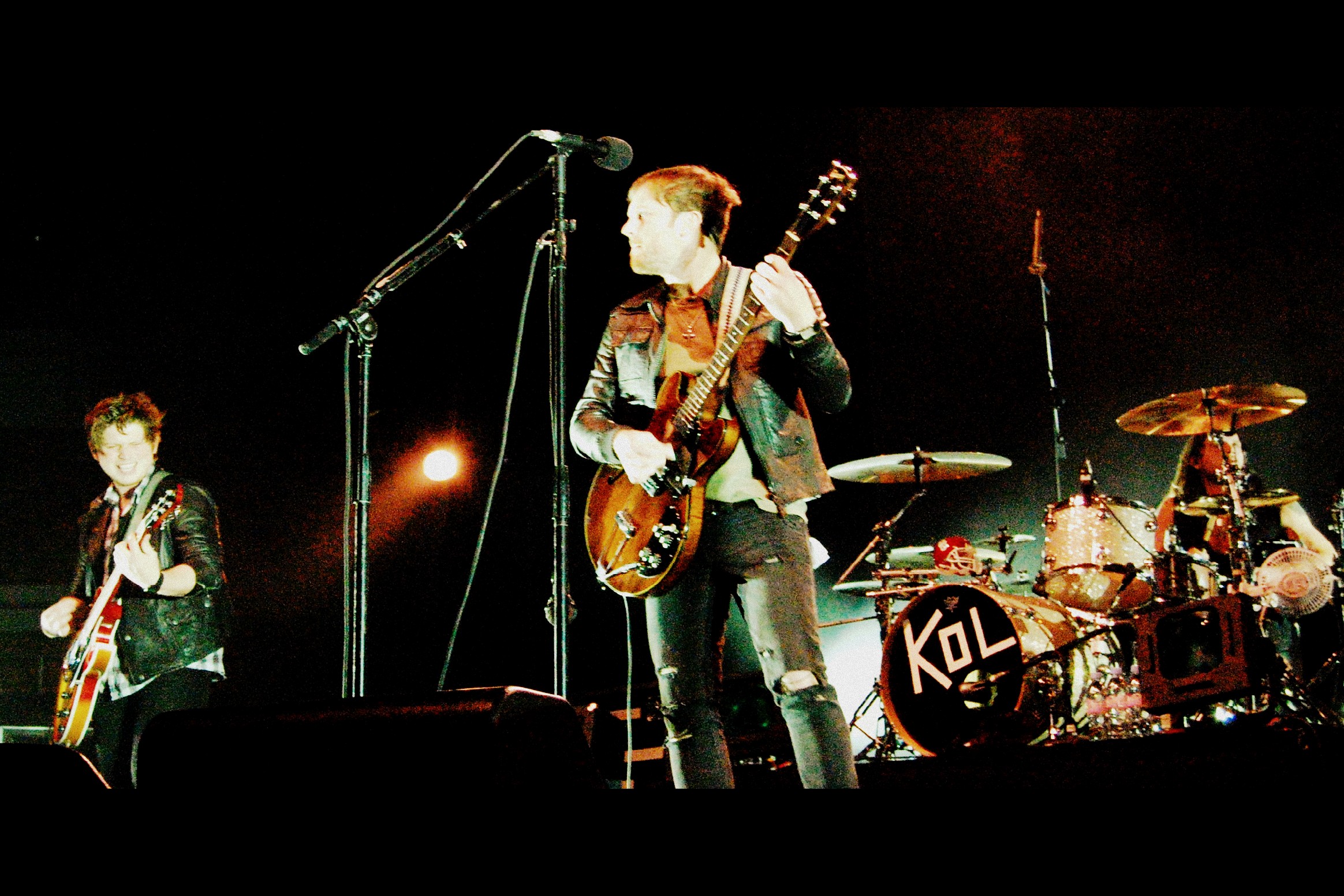Kings Of Leon On Stage - HD Wallpaper 