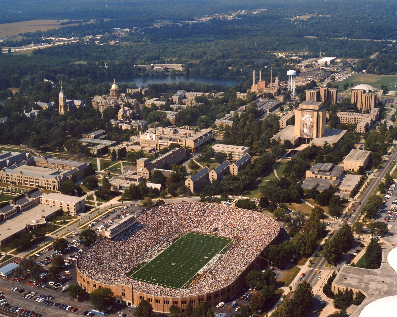 Free Wallpaper Fighting Irish Football Notre Dame Stadium - HD Wallpaper 