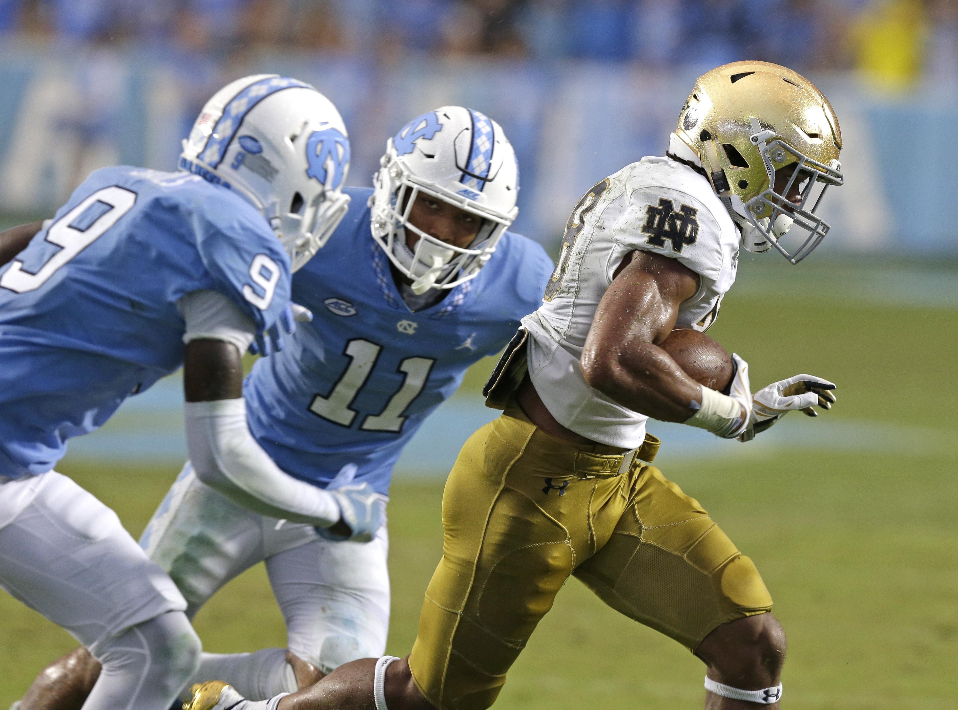 Notre Dame Football - HD Wallpaper 