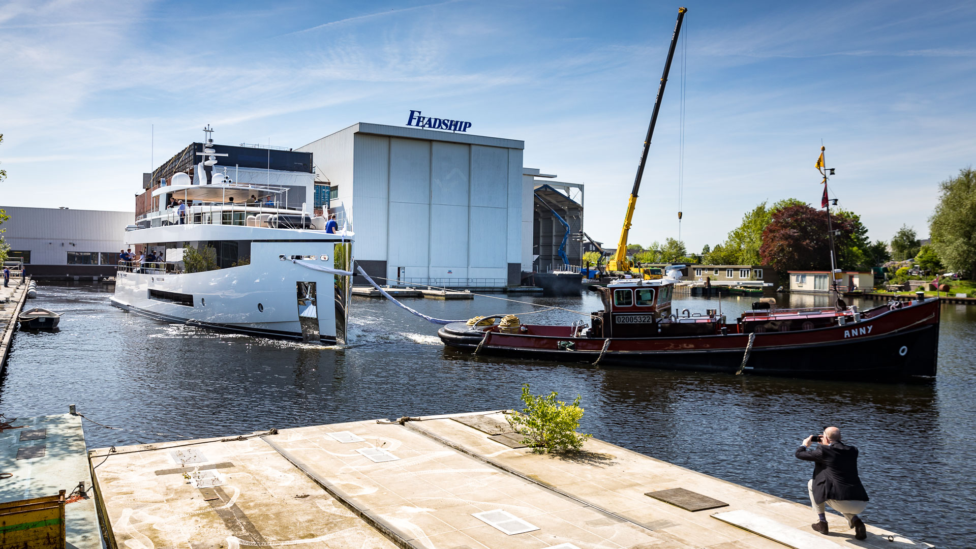 Luxury Yacht - HD Wallpaper 