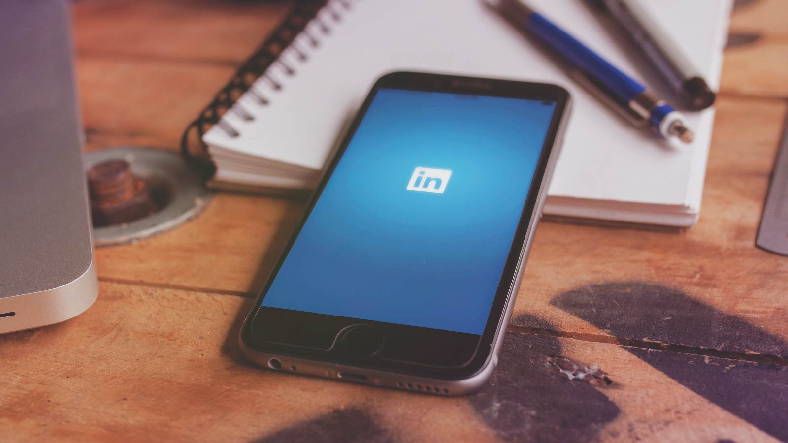 Linkedin Phone - HD Wallpaper 
