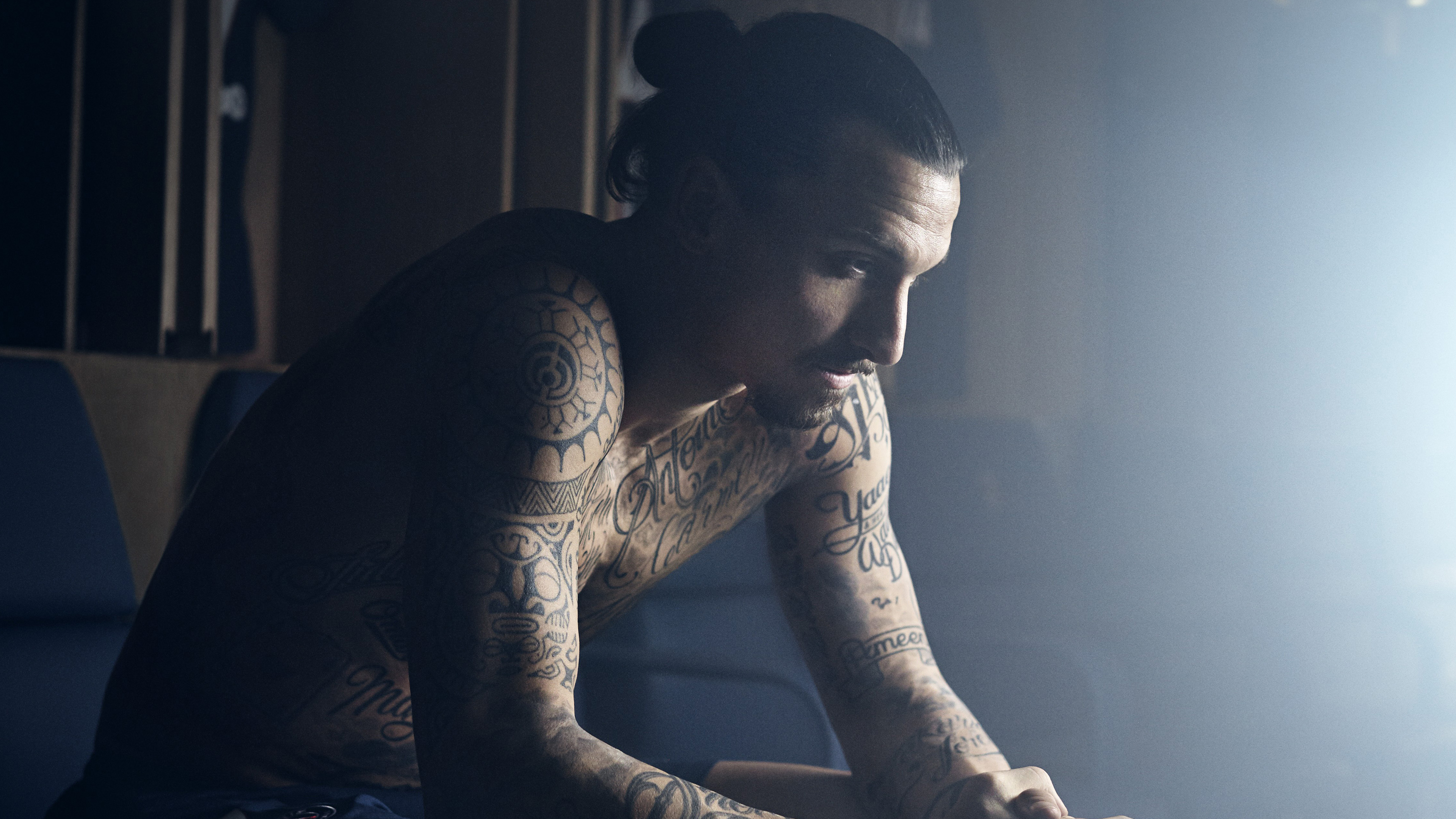 Ibrahimovic Wallpaper Iphone 6 - HD Wallpaper 