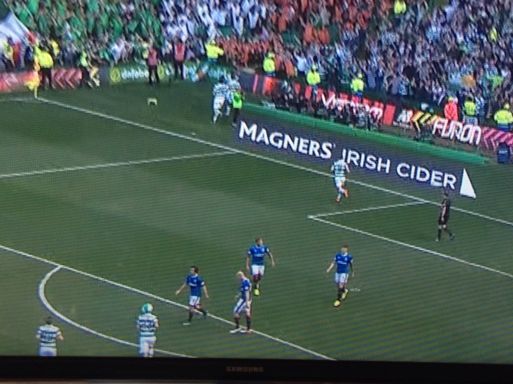 Lustig Beach Ball - HD Wallpaper 