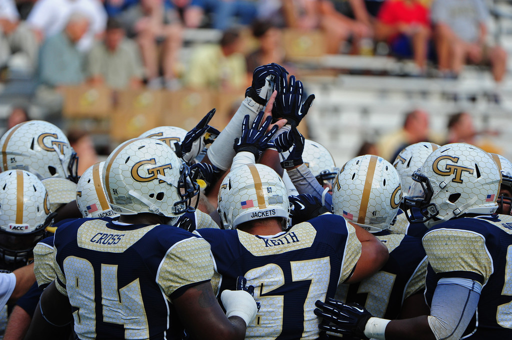 Georgia Tech Football Wallpaper - Georgia Tech Uniforms Football - HD Wallpaper 