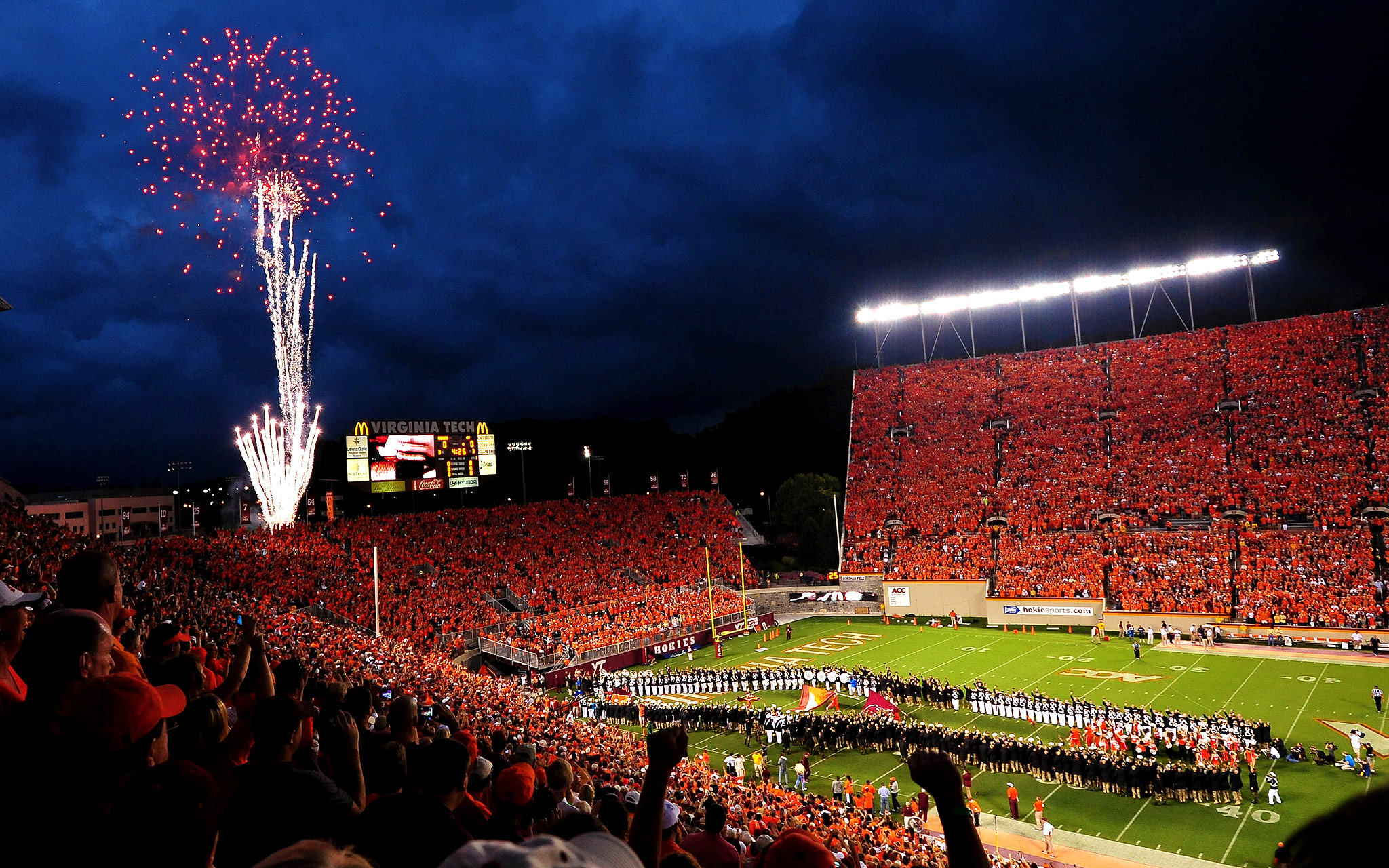 Photos Of The Day September 4, - Virginia Tech Orange Effect - HD Wallpaper 