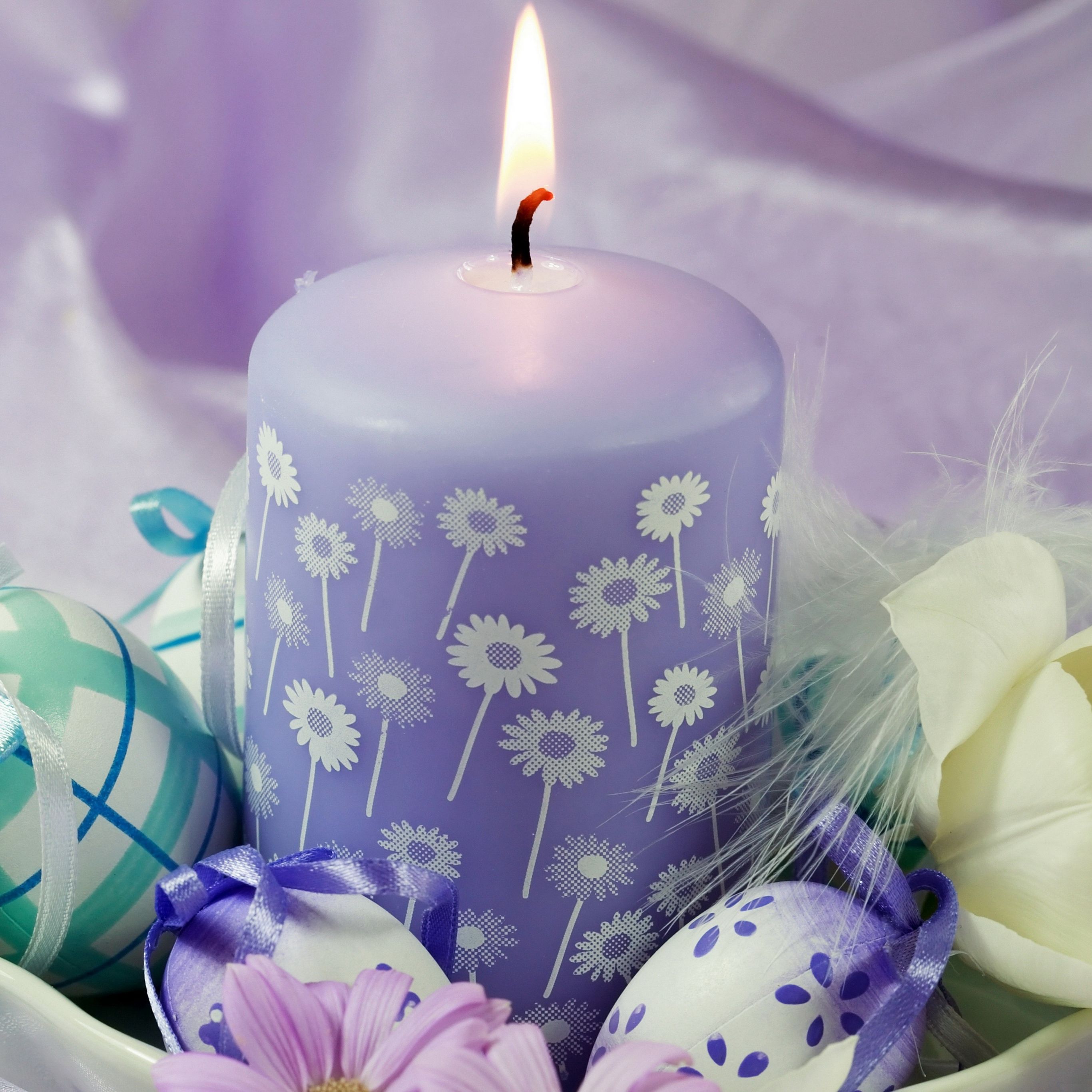 Easter Eggs And Candle - HD Wallpaper 