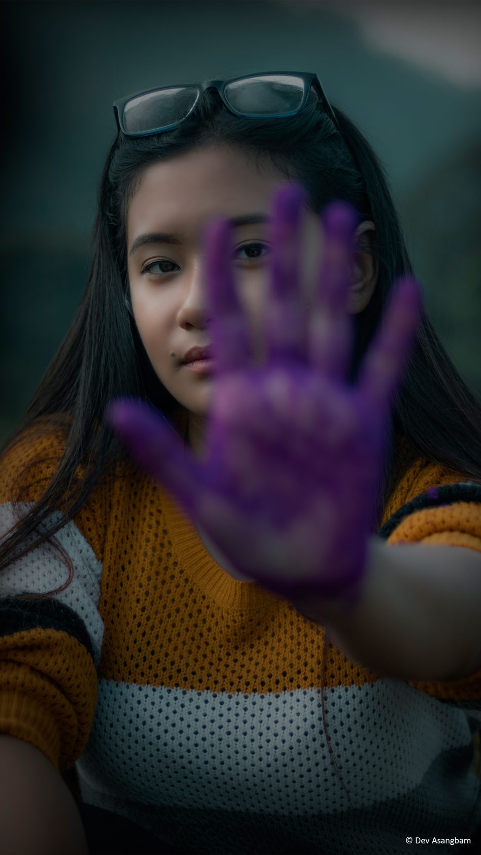 Girl Photography Hand Purple Color 4k Ultra Hd Mobile - Purple Colour Girl - HD Wallpaper 