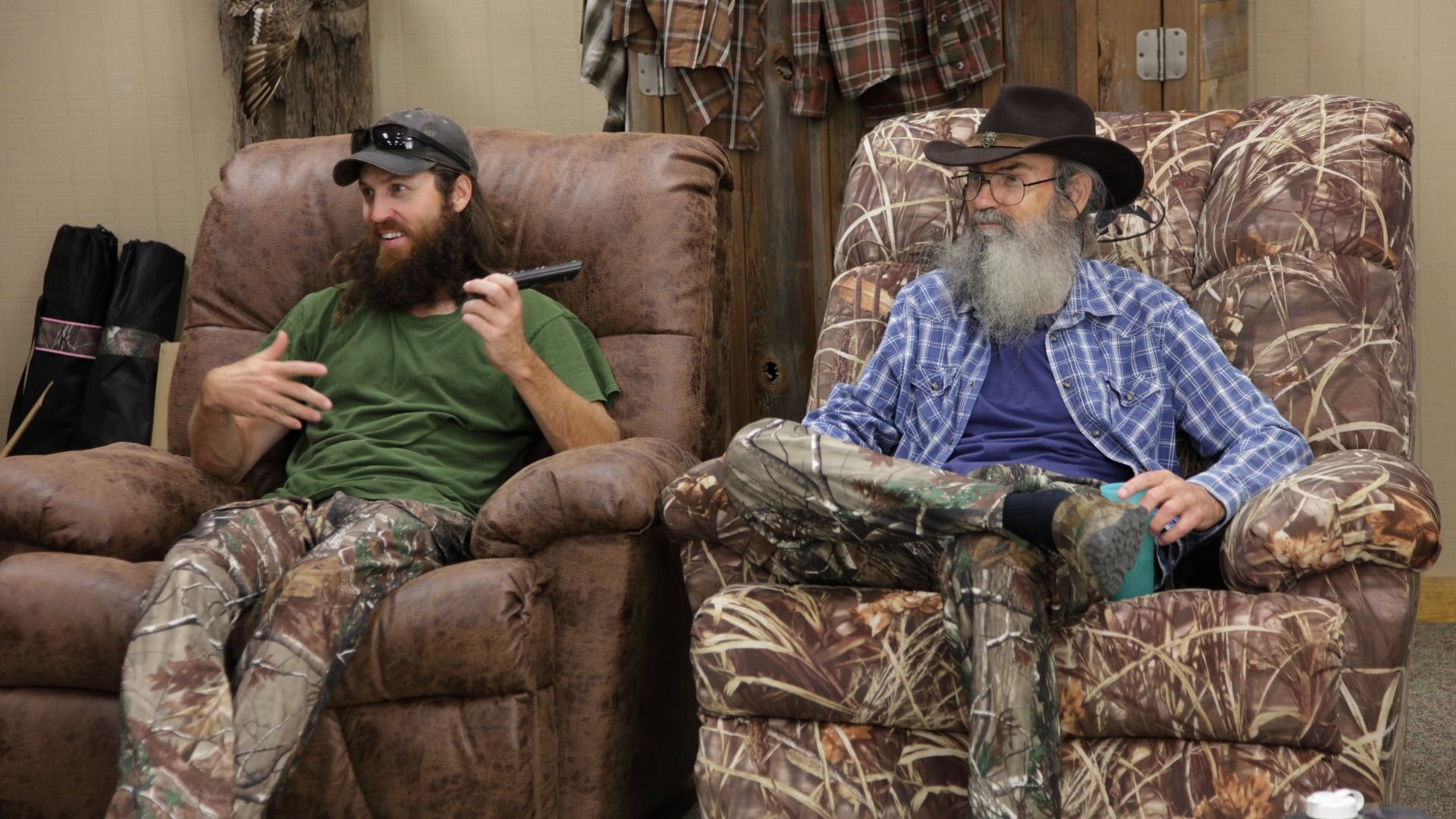 Hd Duck Dynasty Kb Wallpaper Wp2005860 - Sitting - HD Wallpaper 