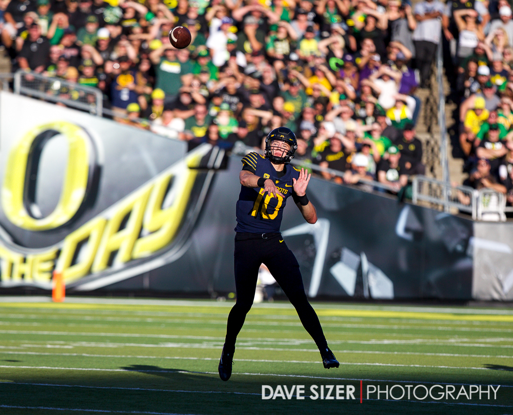 Freshman Justin Herbert In His First Start For The - Albatross Deodorizer - HD Wallpaper 