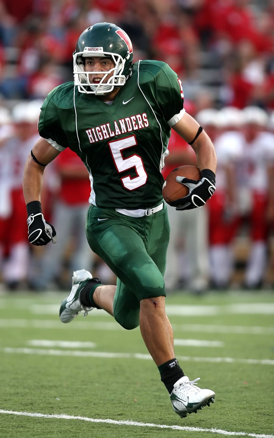 Man Wearing Green American Football Jersey Holding - American Football Jersey Green - HD Wallpaper 