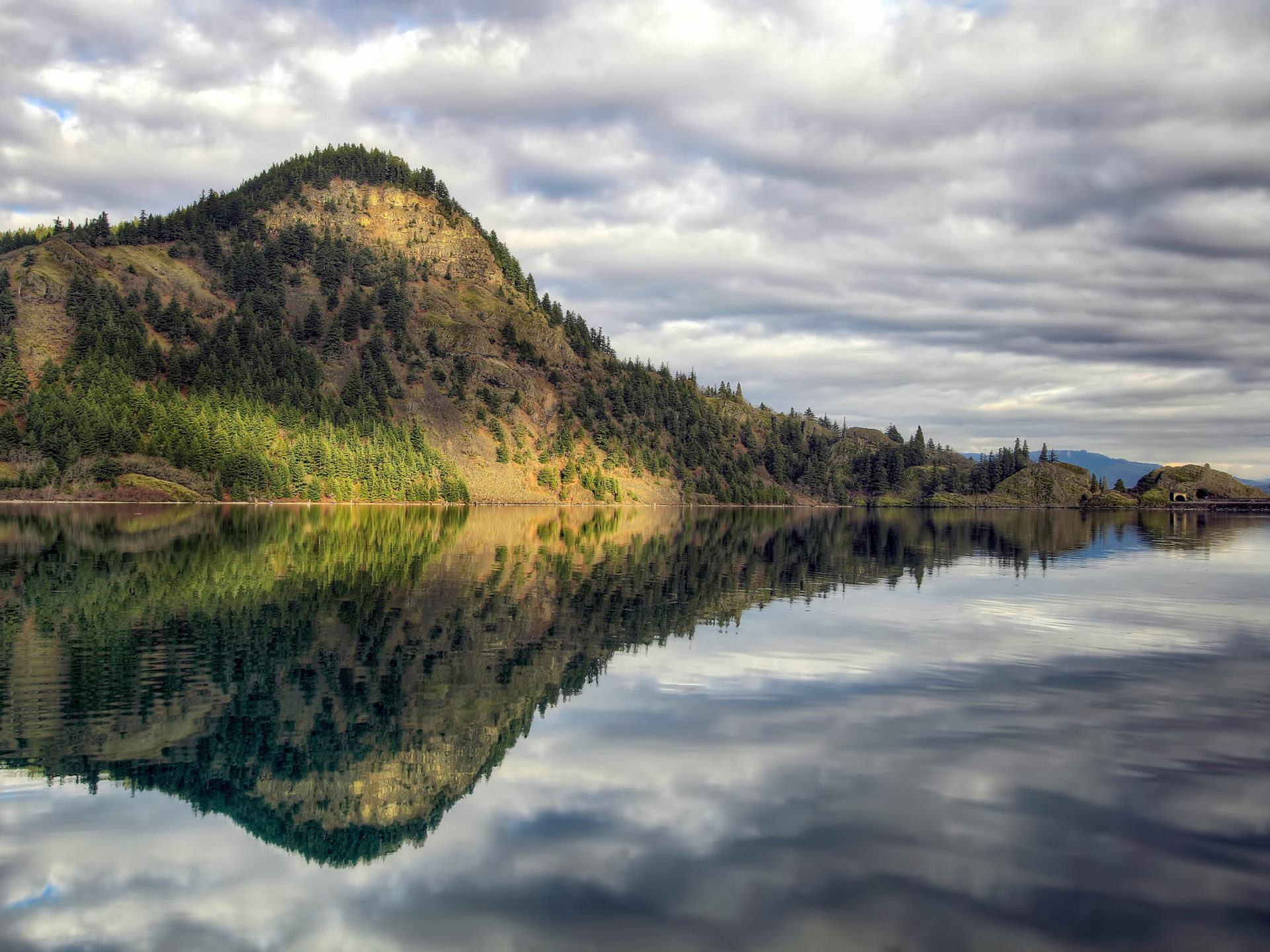 Columbia River Gorge National Scenic Area - HD Wallpaper 