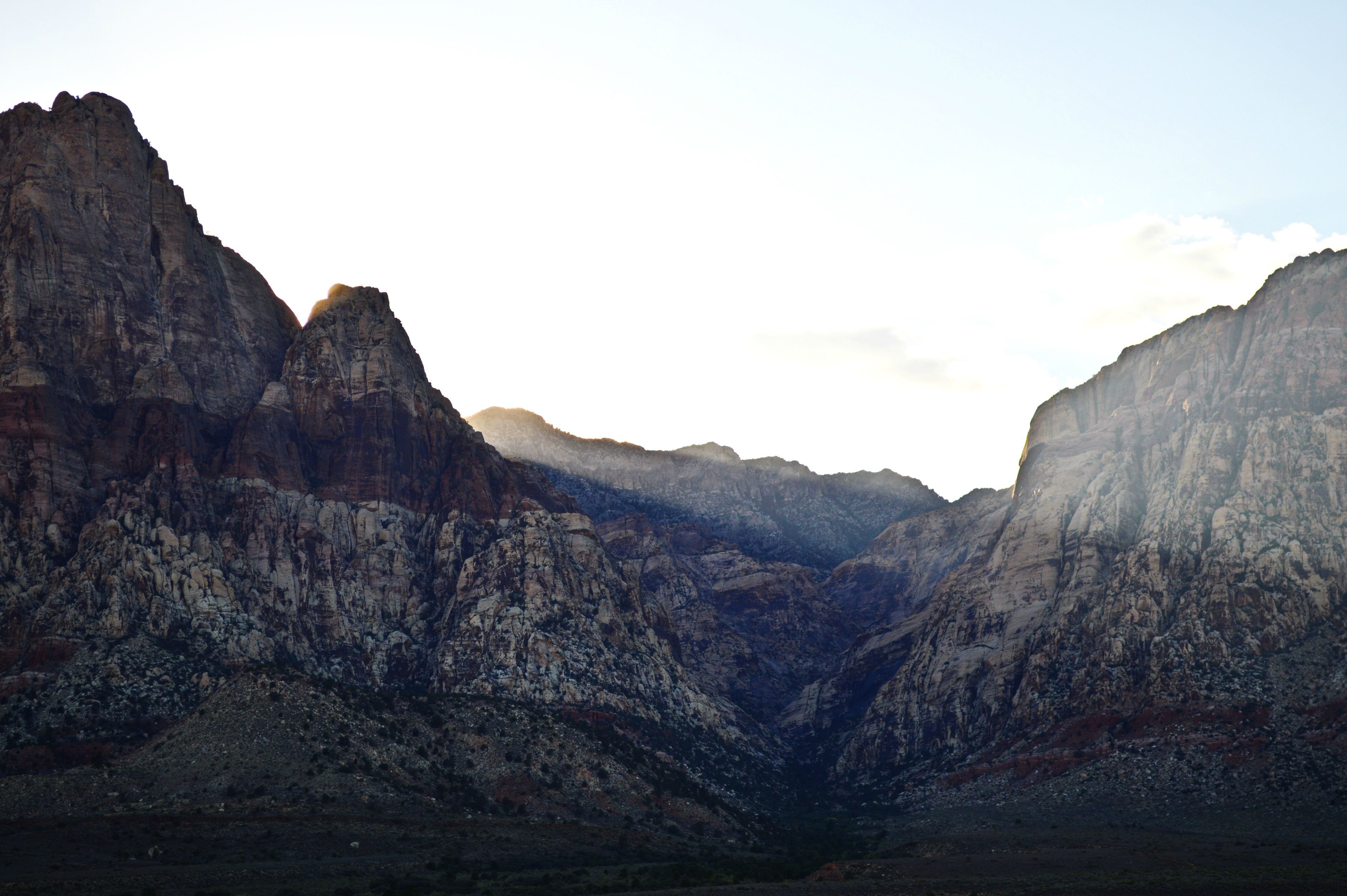Mount Wilson Just Outside Las Vegas Nevada Wallpaper - Red Rock Resort Spa And Casino - HD Wallpaper 