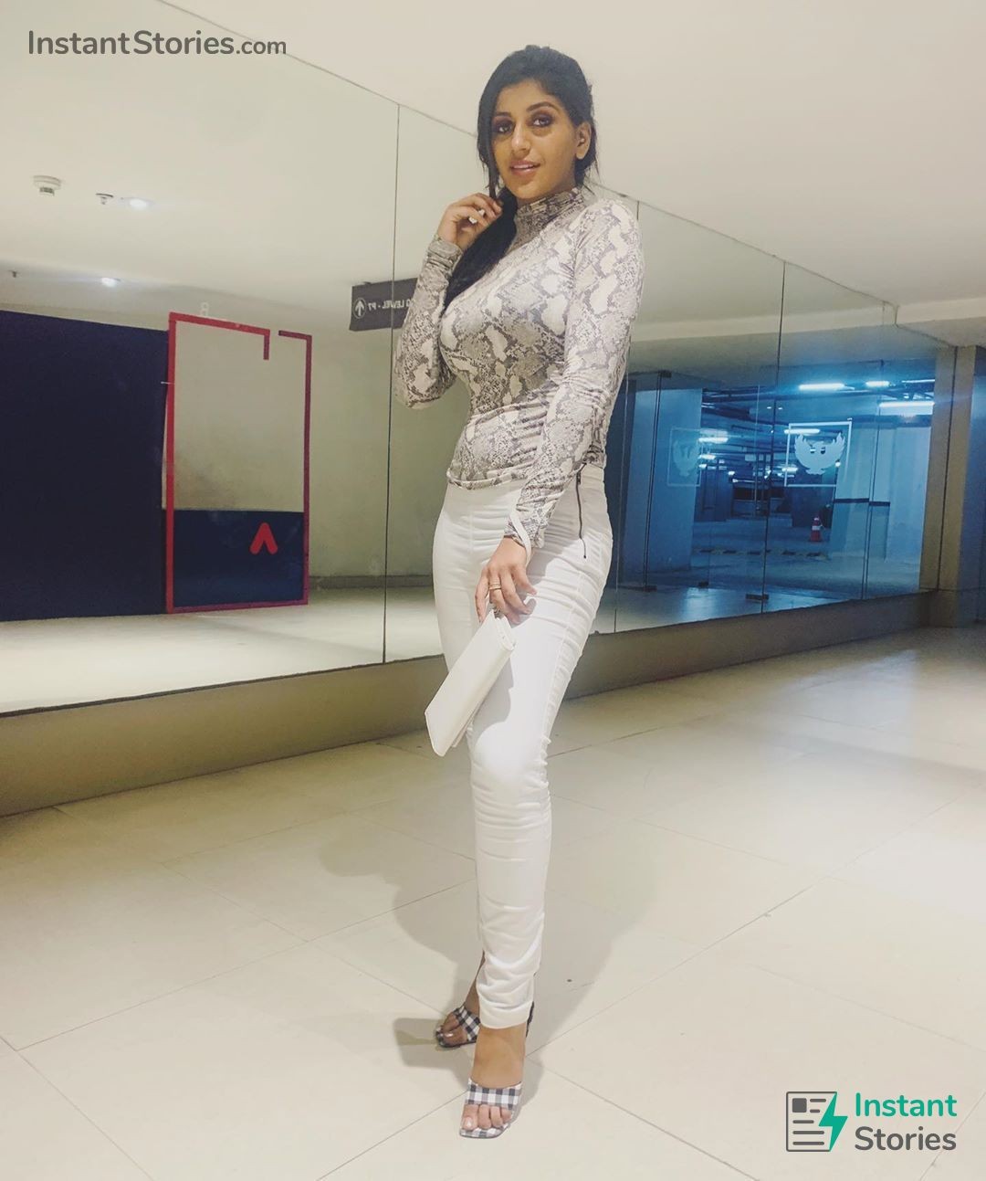 Yashika Aannand Latest Hot Hd Photos/wallpapers (5070) - Yashika Anand In Heels - HD Wallpaper 