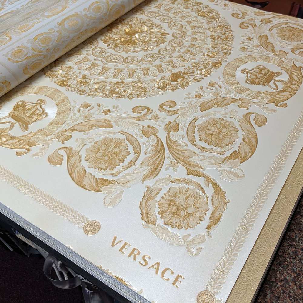 Cream And Gold Wallpaper Versace - HD Wallpaper 