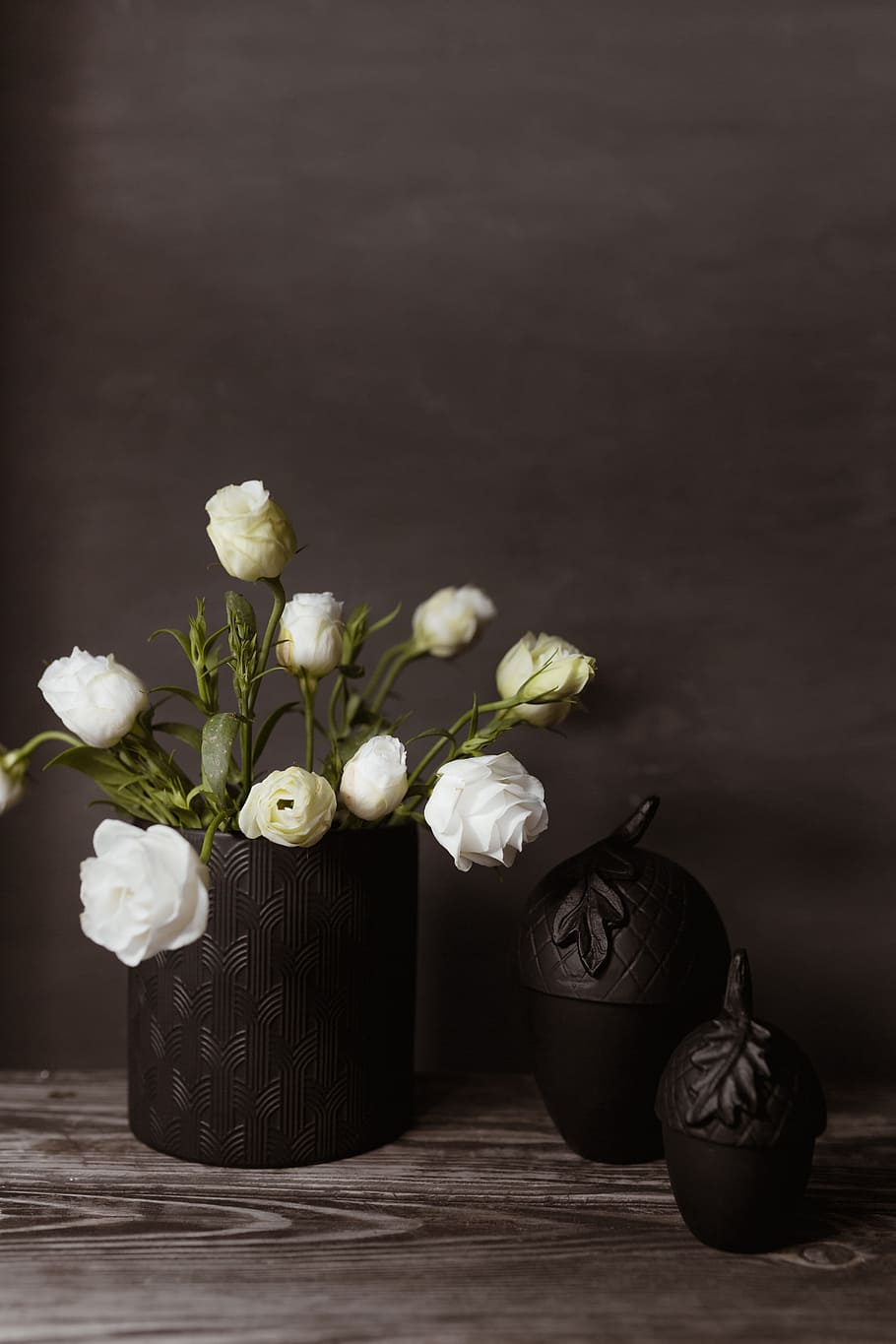 Dark Mood Home Decorations, Flowers, Pumpkin, Halloween, - Artificial Flower - HD Wallpaper 