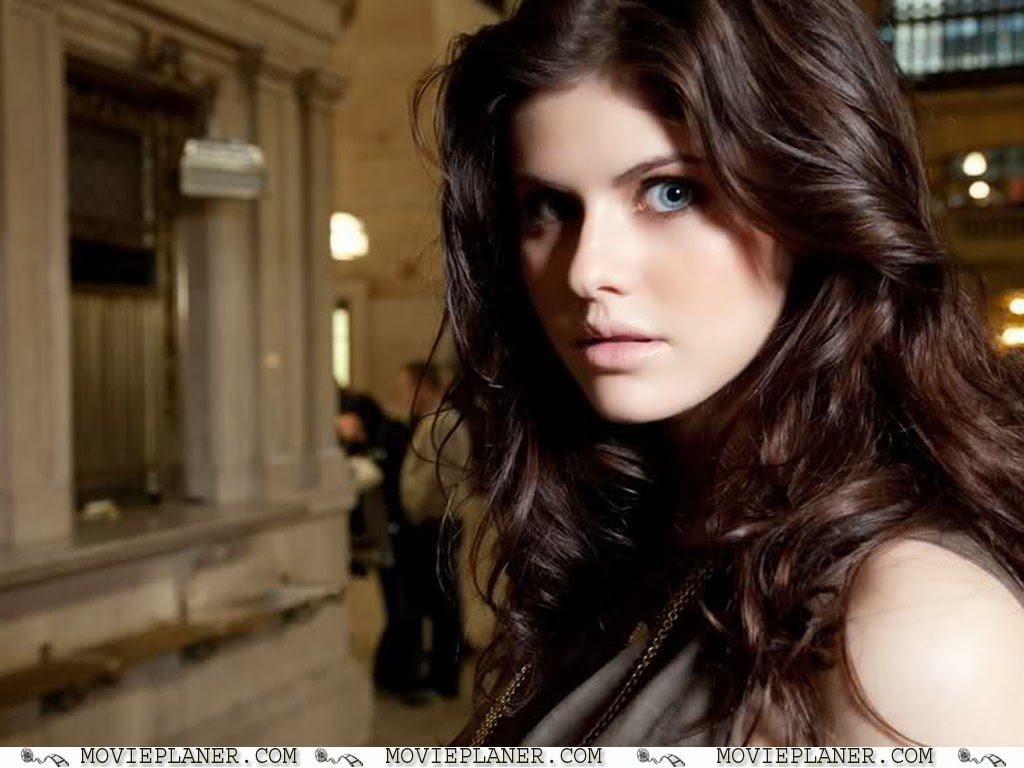 Alexandra Daddario Hd Wallpapers - Alexandra Daddario Hd - HD Wallpaper 