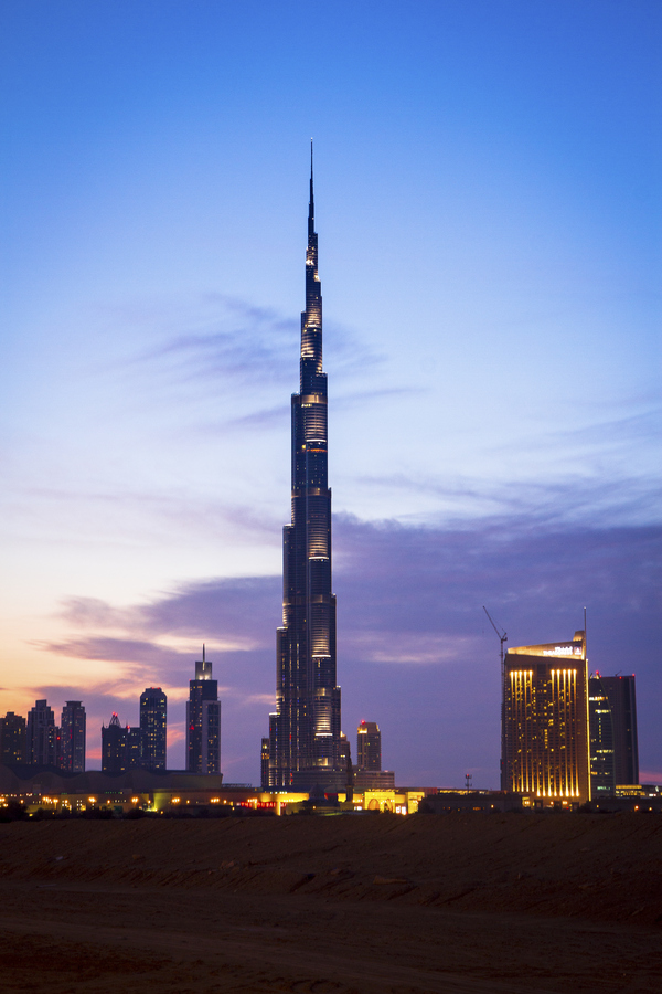 Dubai Burj Khalifa Night Lights - Skyscraper - HD Wallpaper 