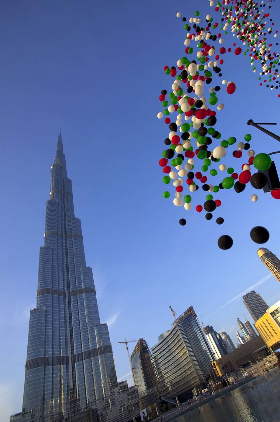 Burj Khalifa 2010 Opening - HD Wallpaper 