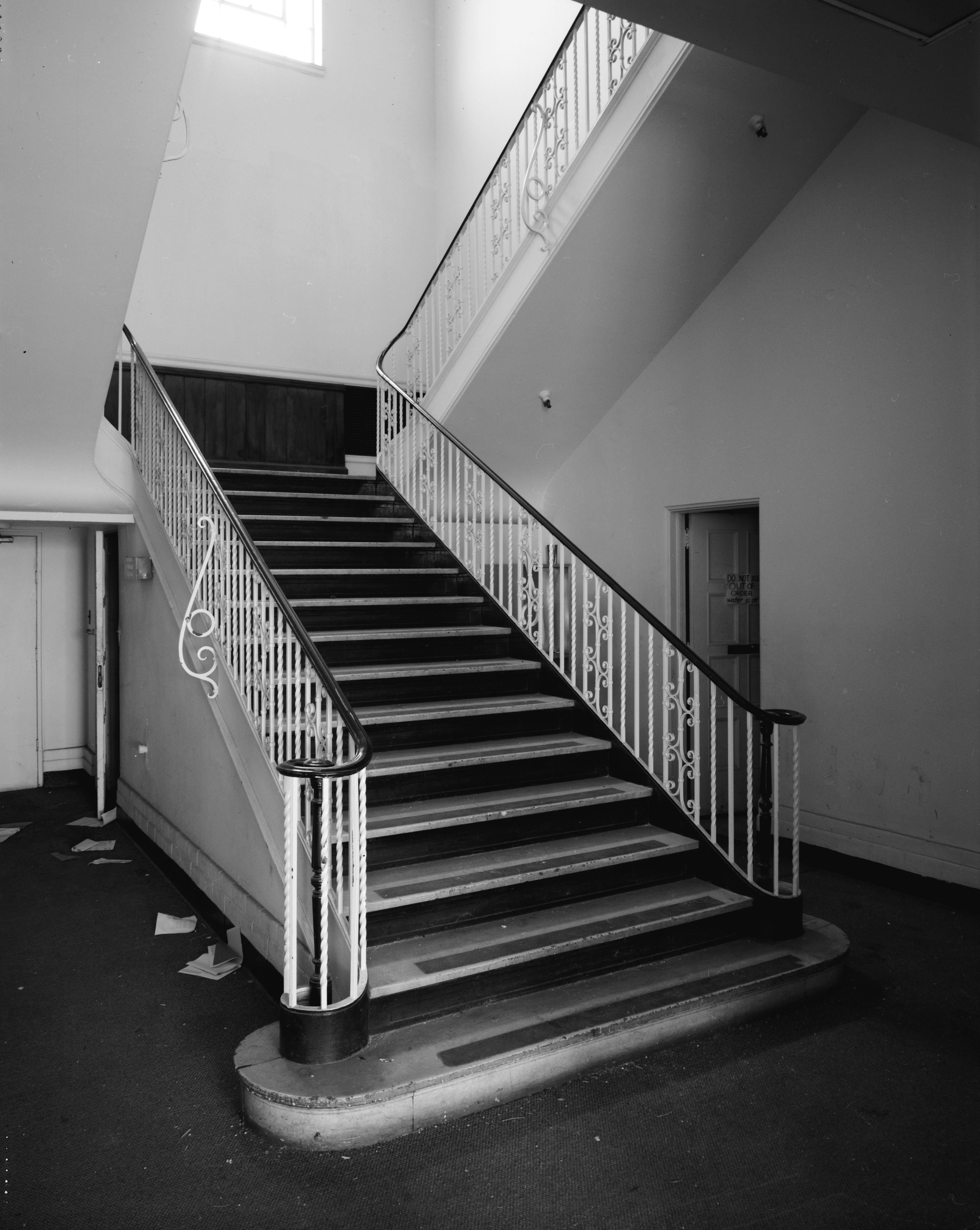Amazing Stairs Pictures & Backgrounds - Real Life Inclined Plane - HD Wallpaper 