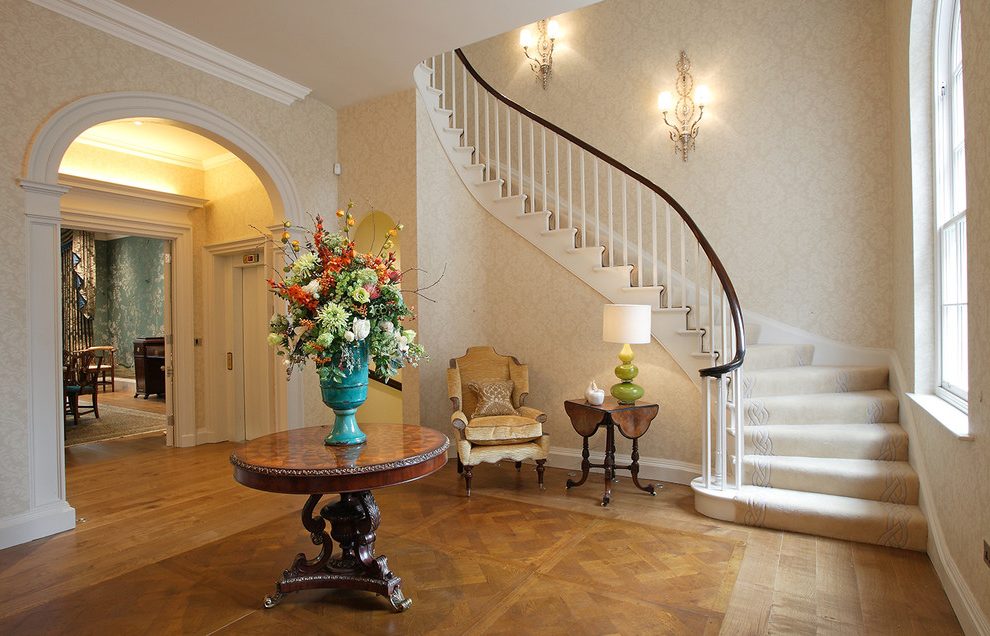 West Midlands Flower Arrangement With Beige Table Lamps - Handrail - HD Wallpaper 