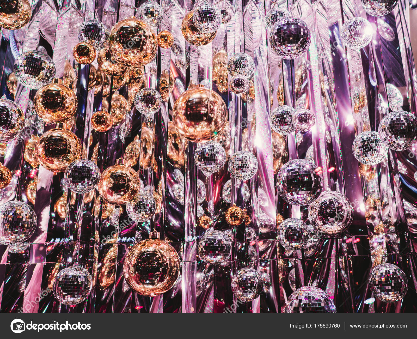 Tinsel Wall 1600x1300 Wallpaper teahub.io