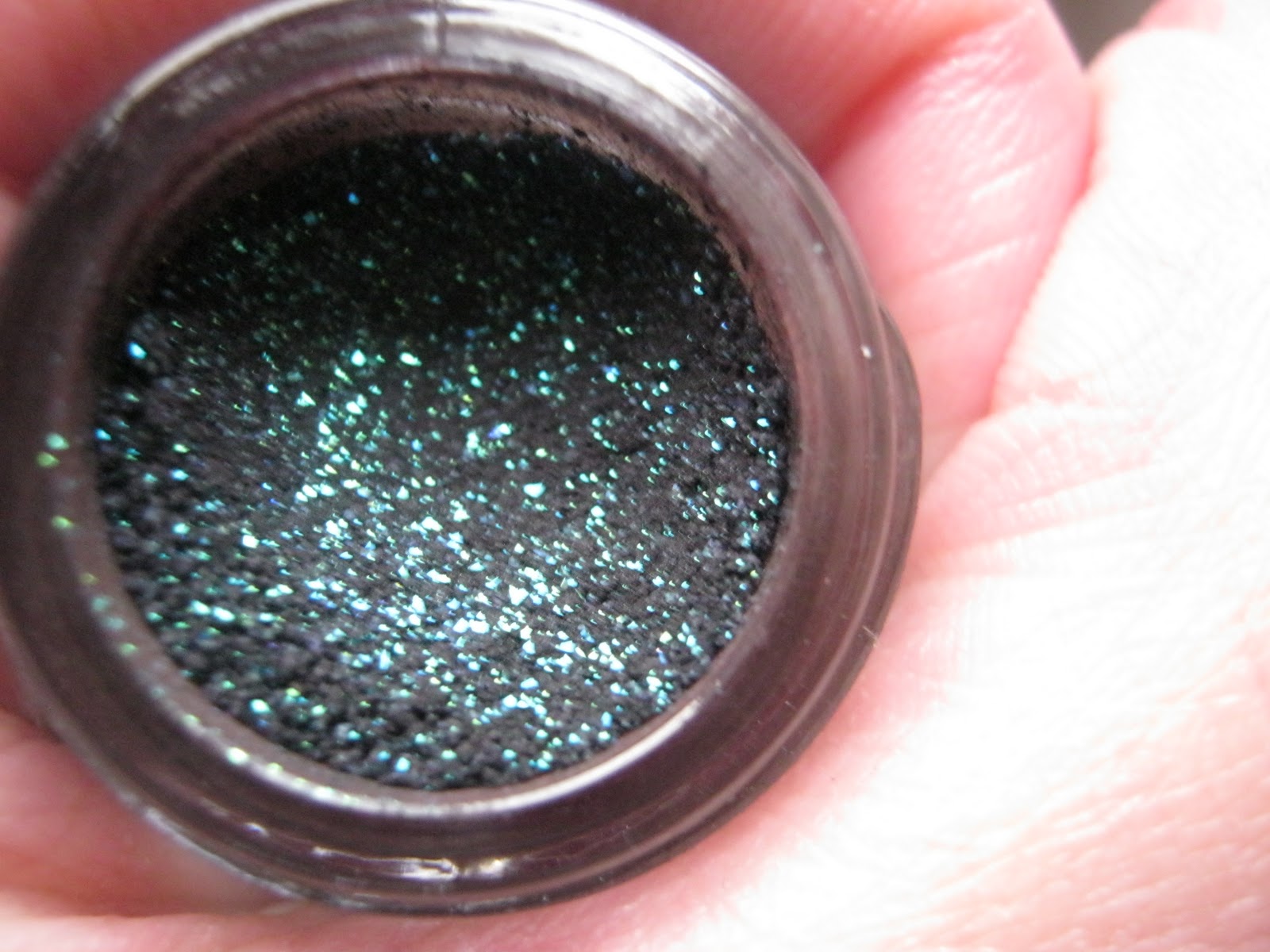 Charcoal Glitter Wallpaper - Nail Polish - HD Wallpaper 