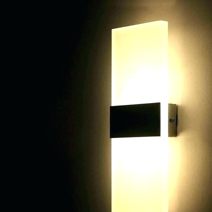 Incredible Lightsaber Wall Light Sconce Mounting Bracket - Battery Operated Sconce With Remote - HD Wallpaper 
