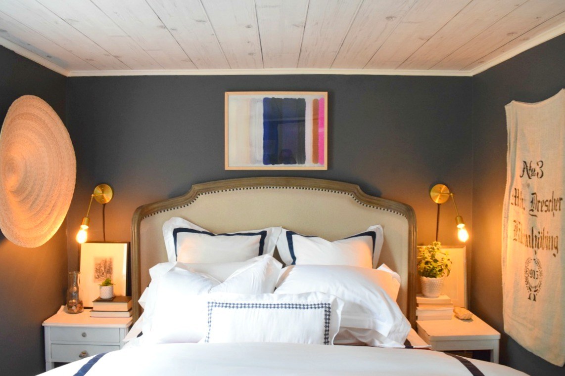 Wood Plank Ceiling Bedroom - HD Wallpaper 