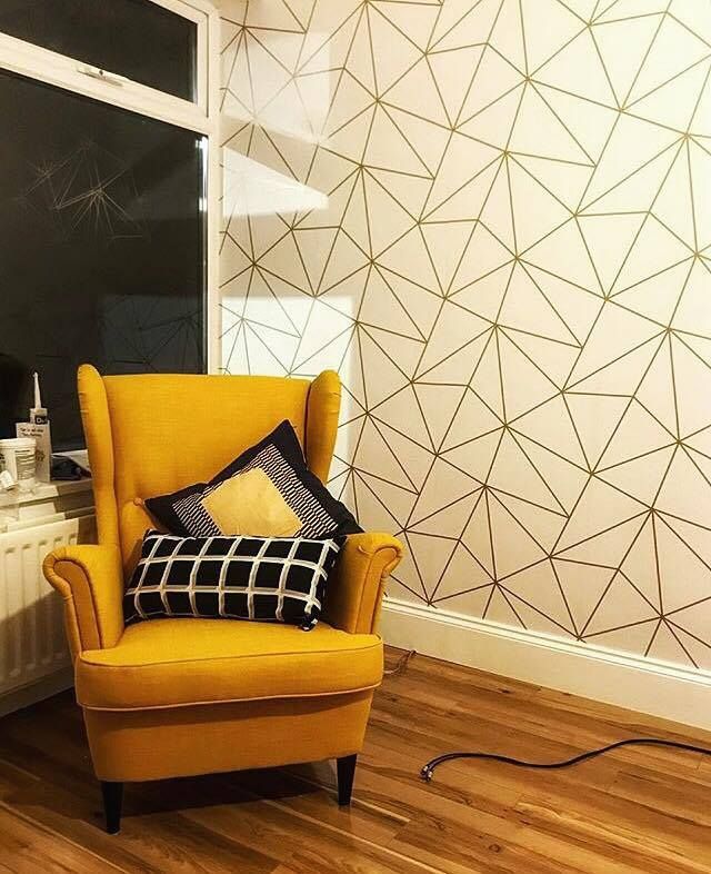 White Gold Geometric Wallpaper Living Room - HD Wallpaper 