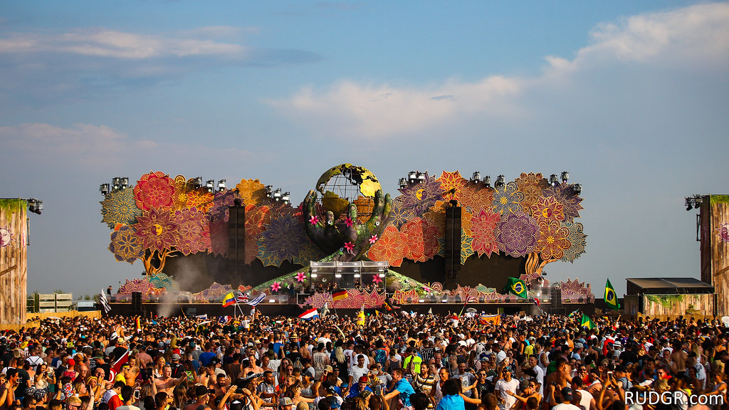 Crowd - HD Wallpaper 