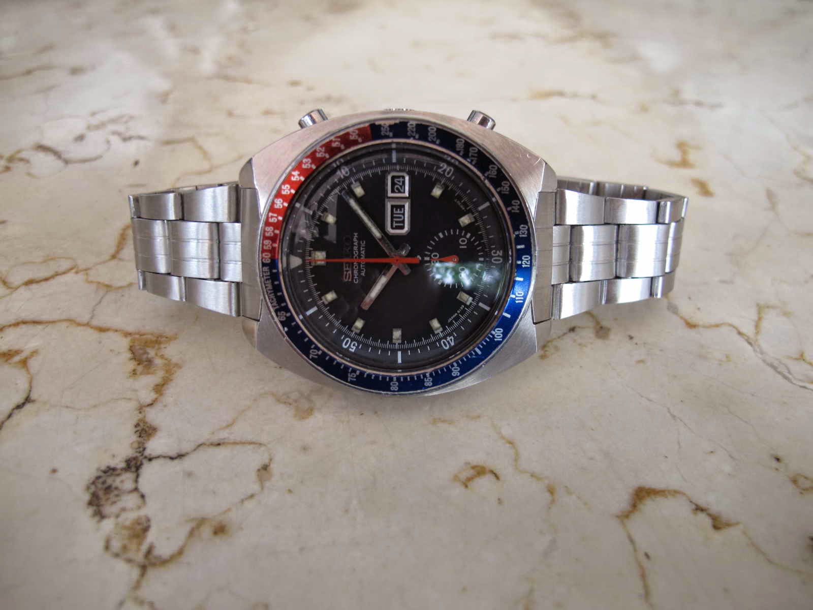 Analog Watch - HD Wallpaper 