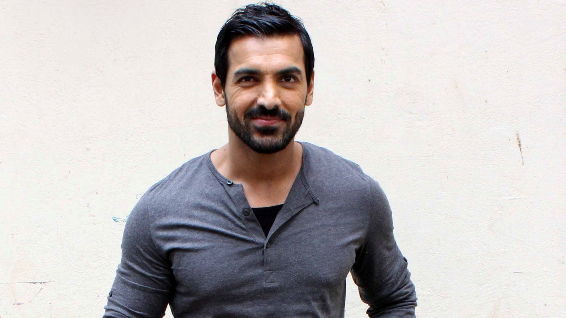 John Abraham Hd Wallpaper - Cargo Pant With Shirt - HD Wallpaper 