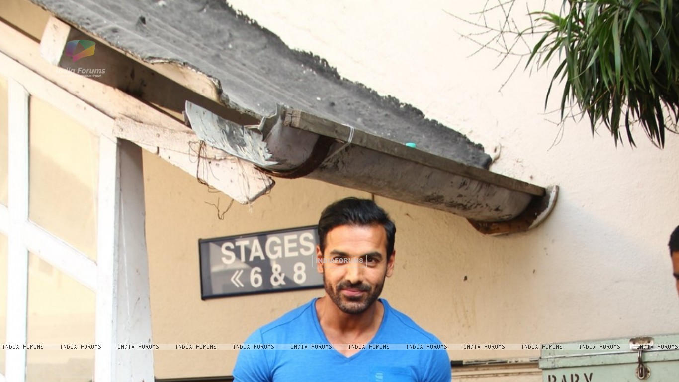 Shaid Kapoor In Boots - HD Wallpaper 