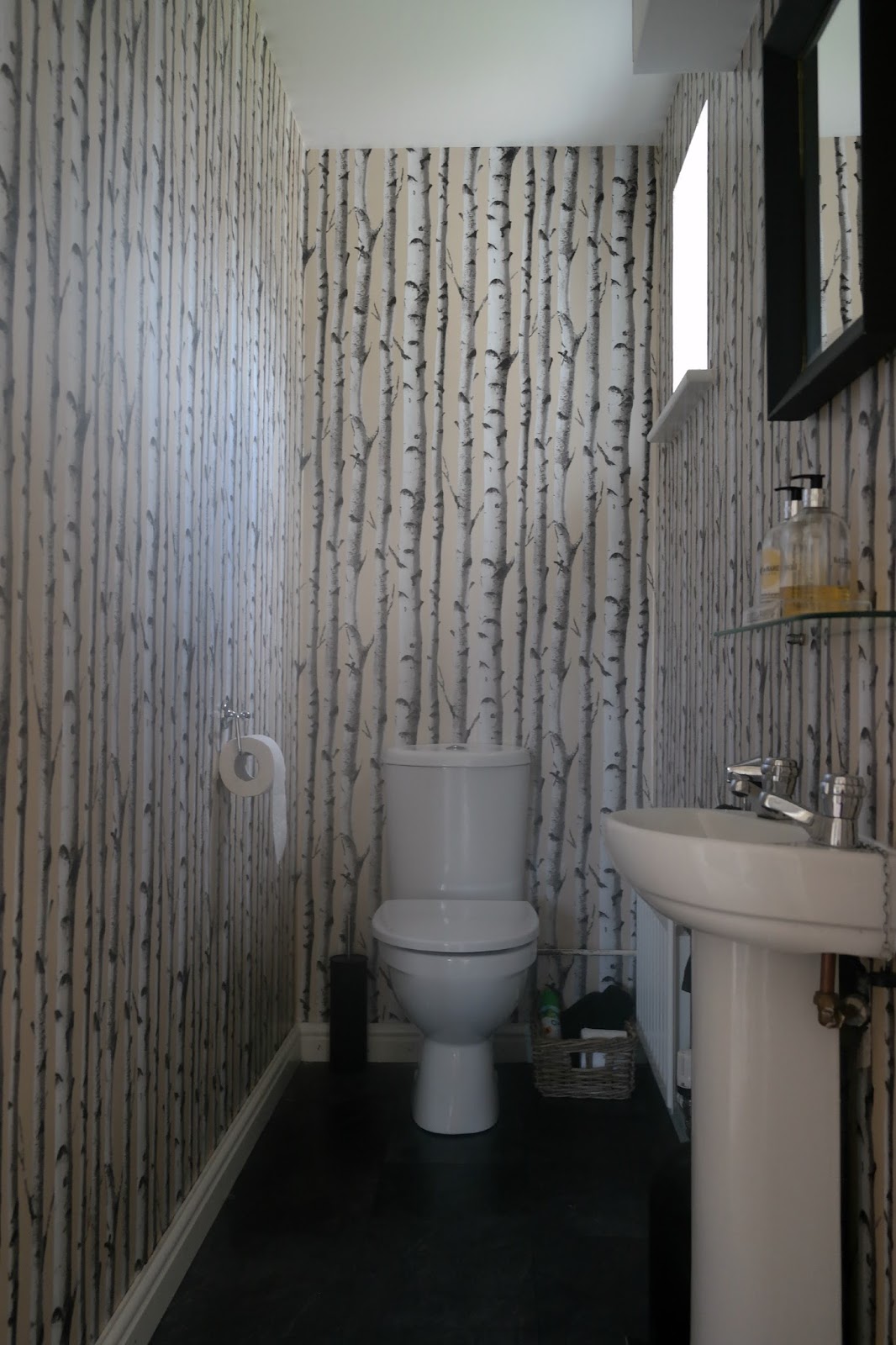 Treewallpapertoilet - Downstairs Toilet - HD Wallpaper 