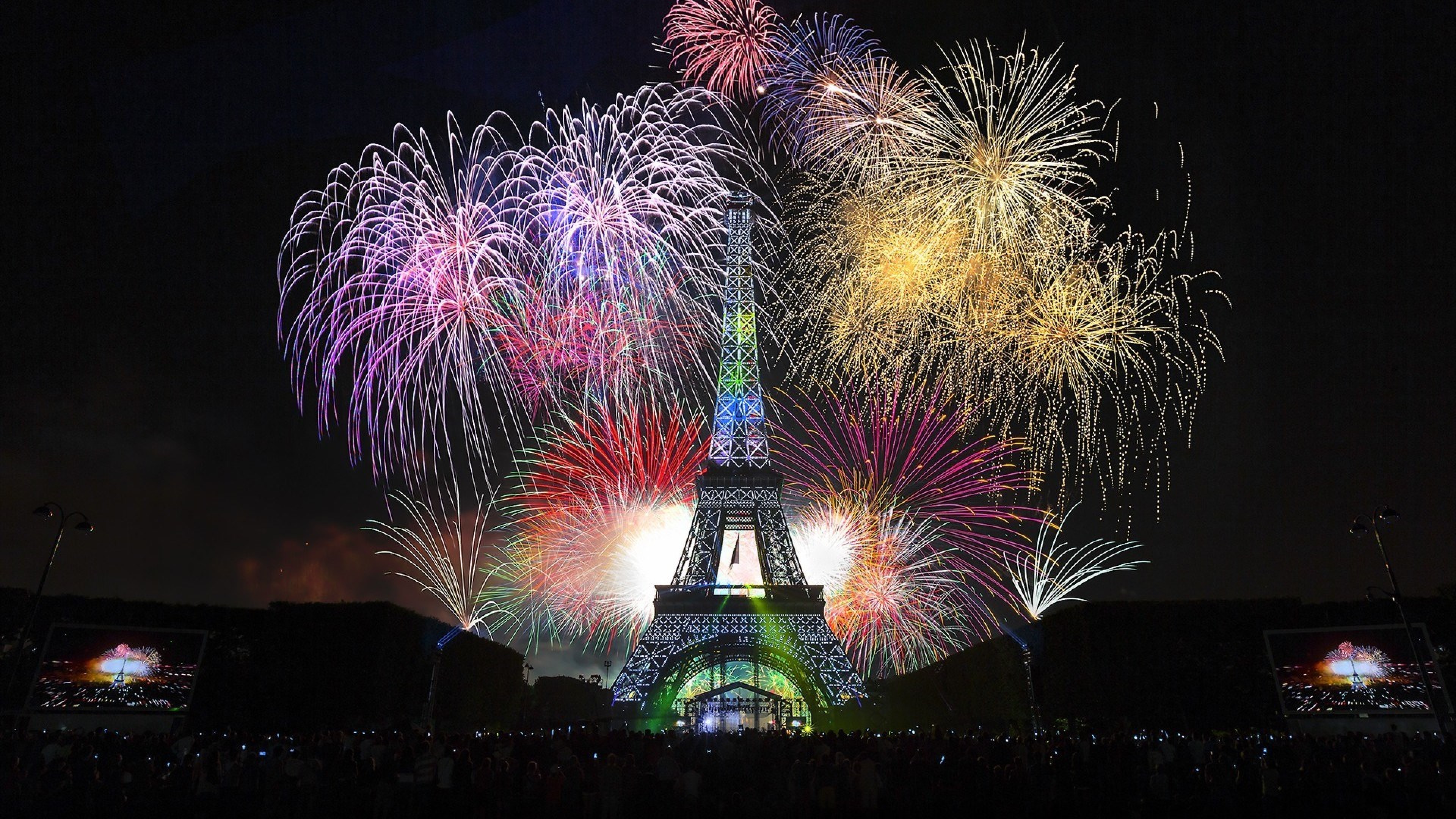 Happy New Year Paris - HD Wallpaper 