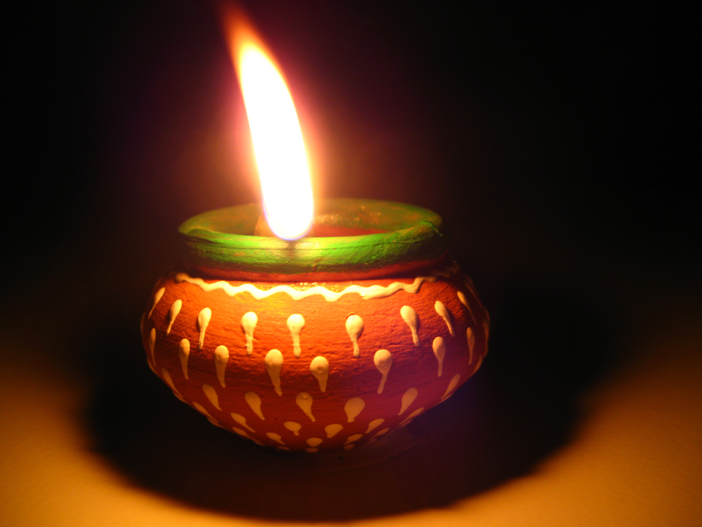 Live Diwali Diyas - HD Wallpaper 