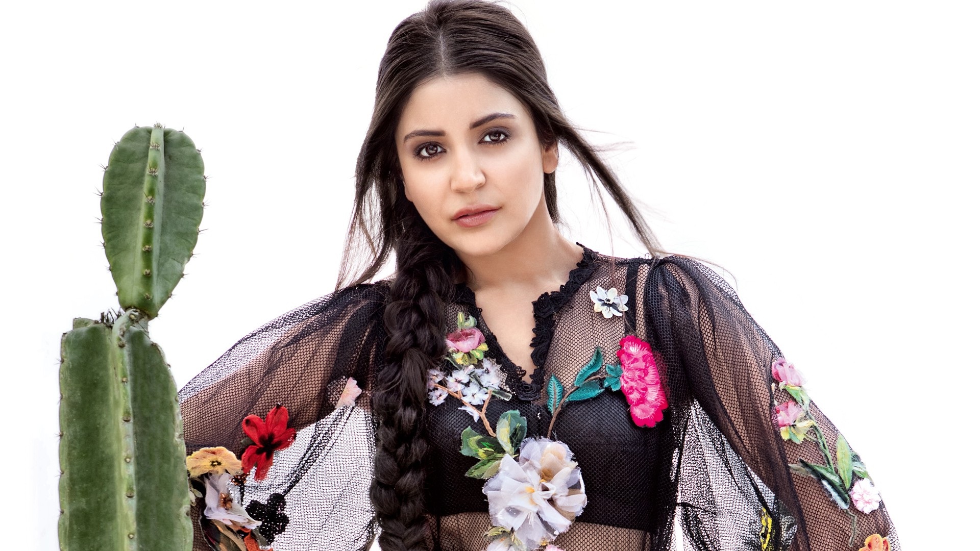 Http - //www - Jkahir - Com/wp Sharma Stylish In Black - Anushka Sharma Wallpaper New - HD Wallpaper 