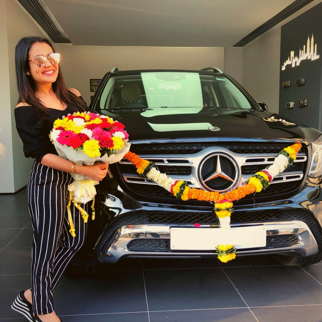 Neha Kakkar Hd Wallpaper - HD Wallpaper 