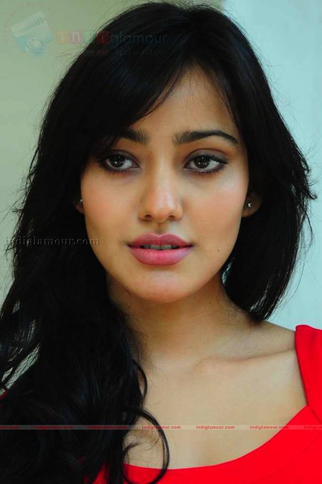 Actress Neha Sharma's - HD Wallpaper 