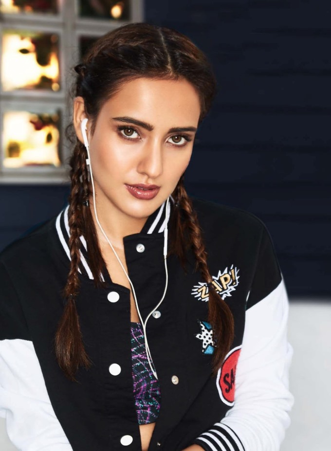 Neha Sharma Images Hd - 680x925 Wallpaper - teahub.io