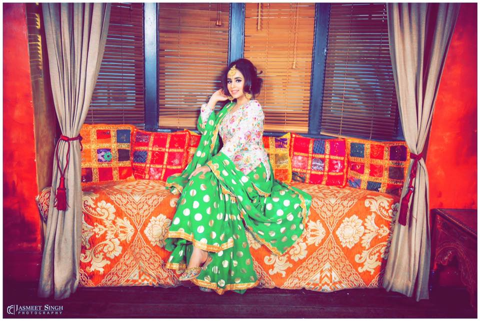 Sunanda Sharma Suit Design - HD Wallpaper 