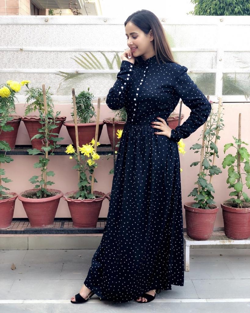 Sunanda Sharmas Feet Wikifeet - HD Wallpaper 